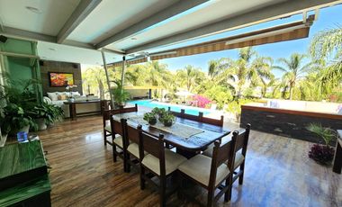 LAS CAÑADAS CASA EN VENTA SUPER COMPLETA CON ALBERCA, TERRAZA, BAR Y HERMOSO JAR