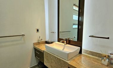 LAS CAÑADAS CASA EN VENTA SUPER COMPLETA CON ALBERCA, TERRAZA, BAR Y HERMOSO JAR