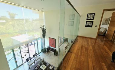 LAS CAÑADAS CASA EN VENTA SUPER COMPLETA CON ALBERCA, TERRAZA, BAR Y HERMOSO JAR