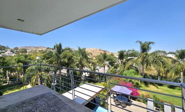 LAS CAÑADAS CASA EN VENTA SUPER COMPLETA CON ALBERCA, TERRAZA, BAR Y HERMOSO JAR