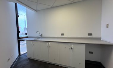 Venta de OFICINA Comercial 300 m2 San Isidro