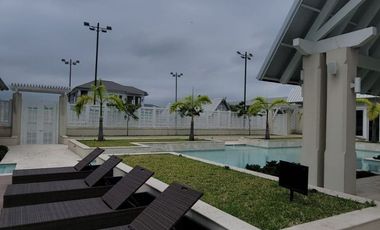 Terreno Esquinero en Venta Frente al Lago Central – Aires del Batán, Samborondón