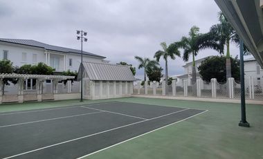 Terreno Esquinero en Venta Frente al Lago Central – Aires del Batán, Samborondón