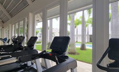 Terreno Esquinero en Venta Frente al Lago Central – Aires del Batán, Samborondón