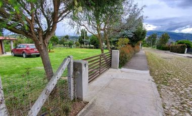 Hermosa Quinta de Venta En Tabacundo. Urbanización cerrada.