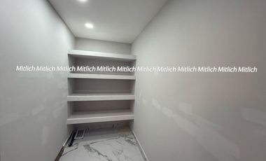 Oficina Semiamueblada en Renta Zona Cantera $80,000.00