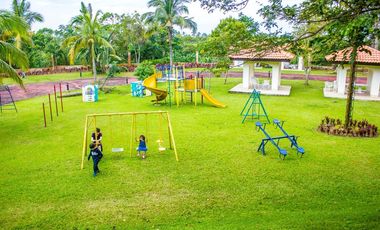 FOR SALE – A Golf View Property with 3 Bedroom House and Lot Located at Silang Cavite close to Tagaytay
