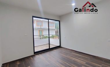 NUEVA , 3 RECAMARAS, 1 EN PLANTA BAJA, CISTERNA, UBICADA CERCA DE LA ENTRADA A COATEPEC