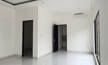 Rumah Bagus Jl. Kiwi Graha Raya Strategis Siaphuni