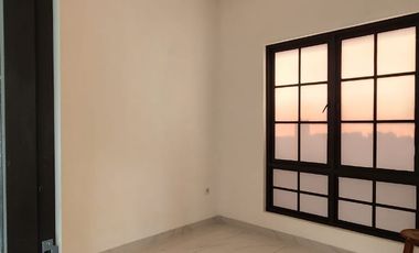 Rumah Bagus Jl. Kiwi Graha Raya Strategis Siaphuni