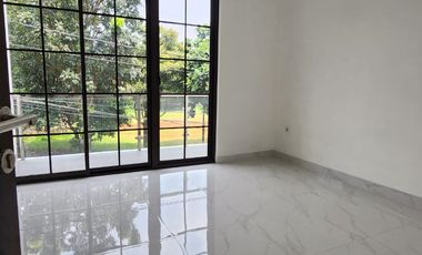 Rumah Bagus Jl. Kiwi Graha Raya Strategis Siaphuni