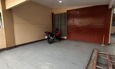FOR SALE: 6-Bedroom Townhouse / Duplex in Valenzuela, Makati City - CBN