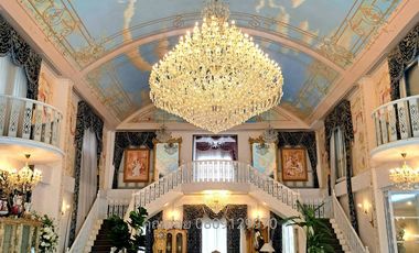 For sale: Luxury riverside mansion, Pathum-Samkok-Sena Road, Pathum Thani, over 2 rai, with custom-made luxury furniture throughout the house