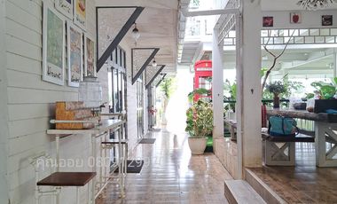 For sale: Luxury riverside mansion, Pathum-Samkok-Sena Road, Pathum Thani, over 2 rai, with custom-made luxury furniture throughout the house