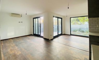Casa En Venta En Vitacura. 5 Dormitorios, 5 baños