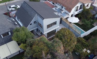 Casa En Venta En Vitacura. 5 Dormitorios, 5 baños