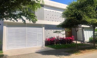 Venta Casa en Isla Mocolí Samborondón Vista al Lago- C235