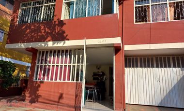 Vendo casa esquinera rentando, Lagos III