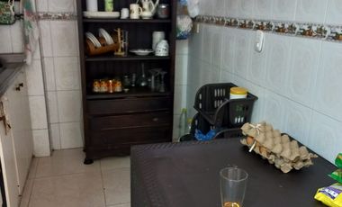 Vendo casa esquinera rentando, Lagos III