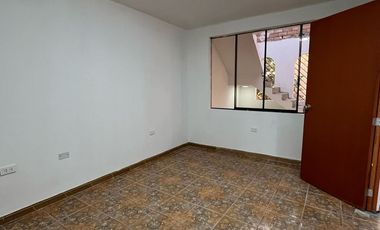 AMPLIA CASA EN VENTA - SAN JUAN DE MIRAFLORES