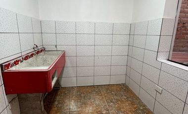 AMPLIA CASA EN VENTA - SAN JUAN DE MIRAFLORES