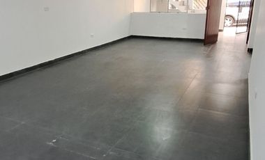 AMPLIA CASA EN VENTA - SAN JUAN DE MIRAFLORES