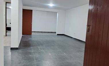 AMPLIA CASA EN VENTA - SAN JUAN DE MIRAFLORES