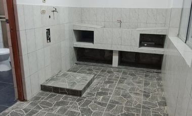 AMPLIA CASA EN VENTA - SAN JUAN DE MIRAFLORES
