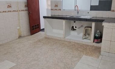 AMPLIA CASA EN VENTA - SAN JUAN DE MIRAFLORES