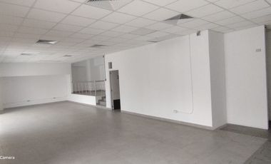 ALQUILO, LOCAL COMERCIAL IMPLEMENTADO, 183MTS. VISTA CALLE  EN ESQUINA PETIT THOUARS C/LA HABANA