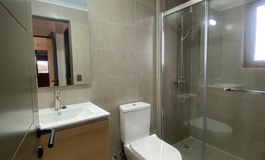 ARRIENDA ESTA HERMOSA CASA UBICADA EN QUILAMAPU, SECTOR APACIBLE Y TRANQUILO CON EXELENTE CONECTIVIDAD