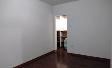MINI DEPARTAMENTO EN ALQUILER DE 1 DORMITORIO EN 4TO PISO SIN ASCENSOR