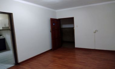 MINI DEPARTAMENTO EN ALQUILER DE 1 DORMITORIO EN 4TO PISO SIN ASCENSOR