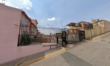 Casa en Calle Bosque de Nísperos, Real del Bosque, Fuentes del Valle, Estado de México, México ¡NO CRÉDITOS!