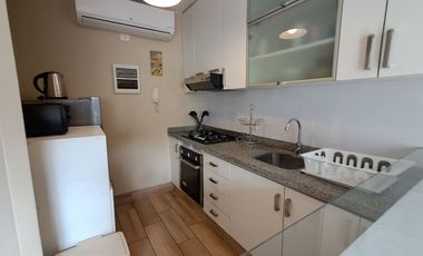 Dúplex Amoblado un Dormitorio 70m2 Cochera y Vista a la Calle en Alquiler en Miraflores