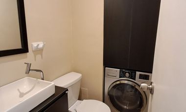 Dúplex Amoblado un Dormitorio 70m2 Cochera y Vista a la Calle en Alquiler en Miraflores