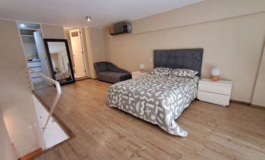 Dúplex Amoblado un Dormitorio 70m2 Cochera y Vista a la Calle en Alquiler en Miraflores