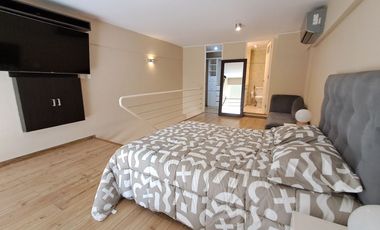 Dúplex Amoblado un Dormitorio 70m2 Cochera y Vista a la Calle en Alquiler en Miraflores