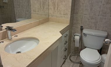 Dúplex Amoblado un Dormitorio 70m2 Cochera y Vista a la Calle en Alquiler en Miraflores