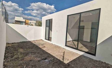 VENDO CASA DE UNA PLANTA EN MAYORCA RESIDENCIAL FRENTE AREA VERDE ZONA SUR LEON