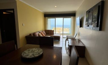 Apartamento Frente Al Mar de Oportunidad!