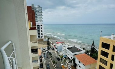 Apartamento Frente Al Mar de Oportunidad!