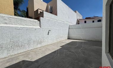 CASA EN VENTA EN ESQUINA EN ZONA VIRREYES