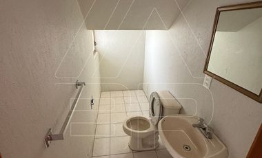 CASA EN VENTA EN ESQUINA EN ZONA VIRREYES