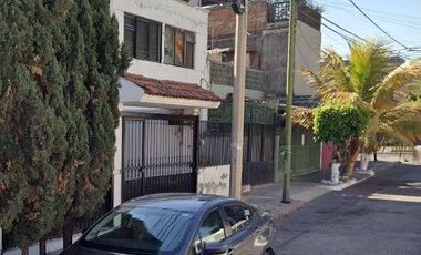 CASA EN VENTA FRACCIONAMIENTO SANTA MÓNICA, GUADALAJARA