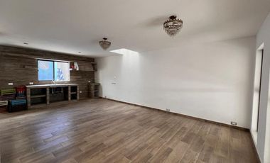 Casa en Renta en Lomas 4ta. Ideal para Oficina, clases de yoga, clases de baile incluso para SPA.