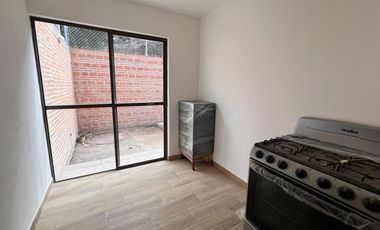 Casa en Renta en Lomas 4ta. Ideal para Oficina, clases de yoga, clases de baile incluso para SPA.
