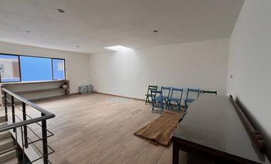 Casa en Renta en Lomas 4ta. Ideal para Oficina, clases de yoga, clases de baile incluso para SPA.