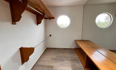 Casa en Renta en Lomas 4ta. Ideal para Oficina, clases de yoga, clases de baile incluso para SPA.
