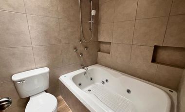 Casa en Renta en Lomas 4ta. Ideal para Oficina, clases de yoga, clases de baile incluso para SPA.